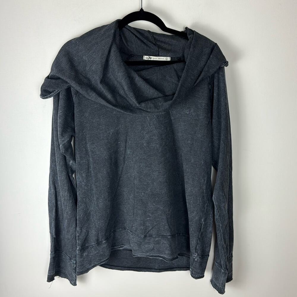 LVR Fashion Hoodie - Women’s Large